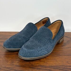 Clark’s Women's Trish Calla Loafers Navy Suede with Perforated Design Size 9.5